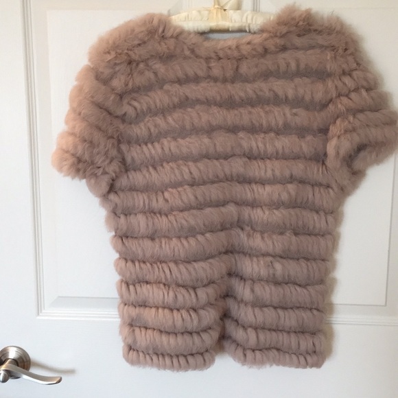 Fur Vest salmon in colour - Picture 4 of 6